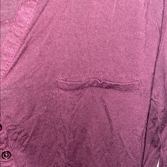 2 button down shirts - Picture 5 of 7